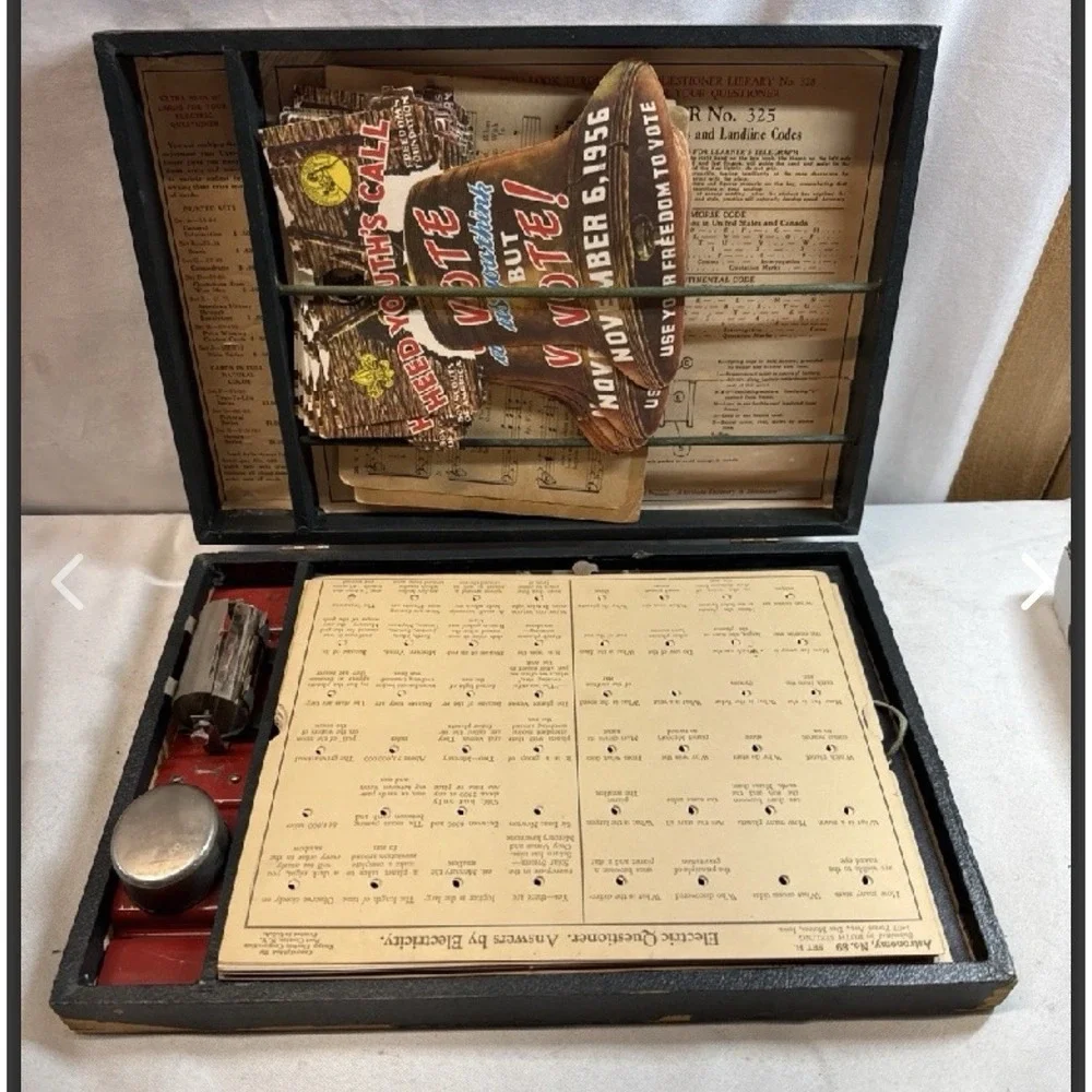 Vintage Knapp Electric Questioner Game  w/ Catalogs‎